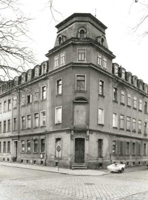 Dresden-Blasewitz, Berggartenstraße 32. Wohnhaus mit Laden (um 1895). Eckansicht mit Fassade Draesekestraße