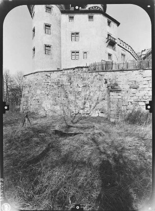 Heldburg (Bad Colberg-Heldburg). Veste Heldburg (Baubeginn 12. Jh.). Amtsbau. Teilansicht von Süden