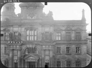Dresden-Altstadt, Augustusstraße 2. Ständehaus (1901-1907; P. Wallot). Hauptfassade (Teilansicht) vom Schloßplatz