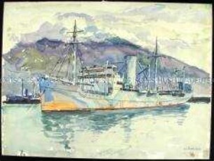 Der Dampfer "Reichenfels" mit Tarnanstrich im Hafen von Neapel