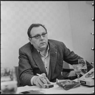 Schriftsteller und Drehbuchautor Karl Georg Egel, Februar 1970. SW-Foto © Kurt Schwarz.