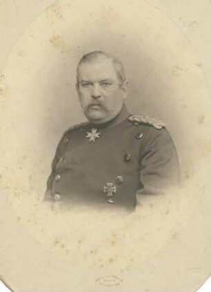 Friedrich August von Tippelskirch, Oberst und Kommandeur 1896-1899, preuss. Offizier, Brustbild mit Orden pour le mérite