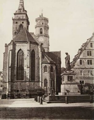 Schillerplatz und Stiftskirche