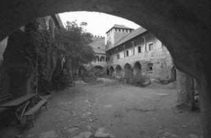 Weißenkirchen: Teisenhoferhof, mit Bogen