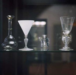 Glassammlung. Vitrine