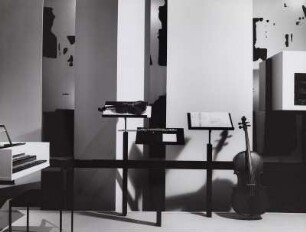 XIII. Triennale Mailand, Deutsche Abt., Cembalo, Geige, Querflöte und Cello