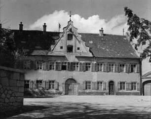 Donauwörth. Ehemalige Klosterschule (1764). Haupteingangsfront
