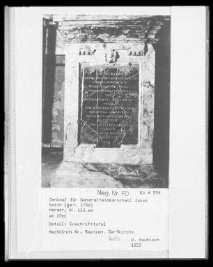 Denkmal für Generalfeldmarschall Jakob Keith (gefallen 1758) : Denkmal für Generalfeldmarschall Jakob von Keith (gefallen 1758). Marmor, Höhe 116 cm. Um 1780. Detail: Inschrifttafel. Hochkirch, Pfarrkirche