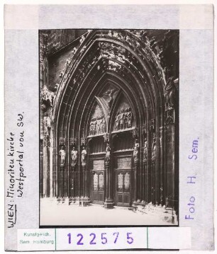 Wien: Minoritenkirche, Westportal von Südwesten