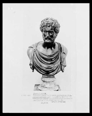 Büste des Kaisers Antoninus Pius nach antikem Vorbild