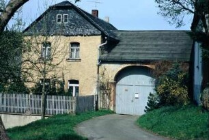Bäuerliches Anwesen mit überdachter Durchfahrt