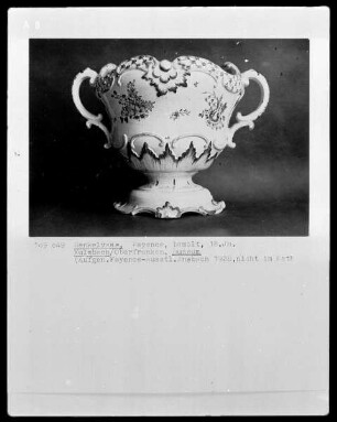 Henkelvase