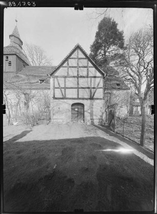 Saßleben-Kalkwitz (Calau-Saßleben). Dorfkirche (2. H. 15. Jh., Erneuerung 1720). Ansicht von Süden