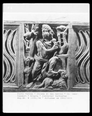 Orpheus spielt auf seiner Leier, umgeben von Tieren, die seinem Spiel lauschen