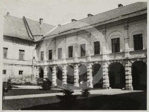 Schlosshof Mittelwalde