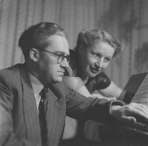 Porträt der Kammersängerin Ruth Lange und Kapellmeister Willy Hübner