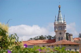 Kleinstadt Sintra - Stadtpalast : Turm eines Stadtpalastes in der Kleinstadt Sintra bei Lissabon, aufgenommen 2006