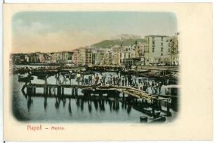Neapel, Italien. Marina, Hafen und Promenade nach Vomero mit Castel Sant’Elmo
