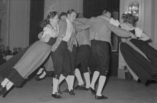 Darbietung der Tanzgruppe Riesa