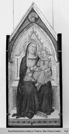 Thronende Madonna mit Kind, darüber segnender Christus