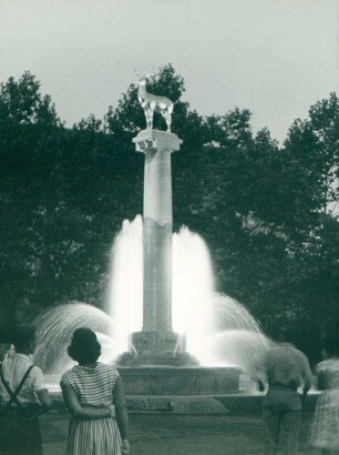Stadtpark Schöneberg. Hirschbrunnen