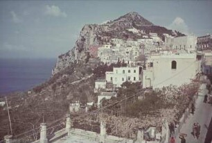 Reisefotos Italien. Vielleicht ein Vorort von Palermo mit Monte Pellegrino