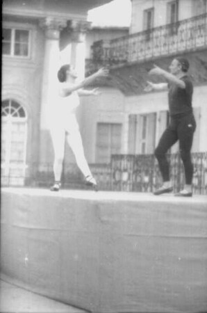 Ballett-Serenade der Dresdner Staatsoper im Schloßhof vor dem Bergpalais von Schloß Pillnitz, Juli 1951