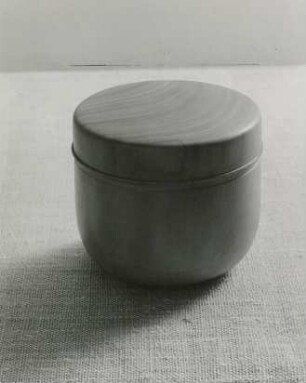Deckeldose aus Platanenholz von A. Hesse