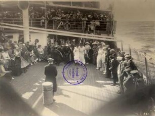 Passagierdampfer Cleveland. Bordspiele (Dreibeinlaufen) an Deck