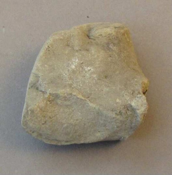 Fragment de figurine en argile