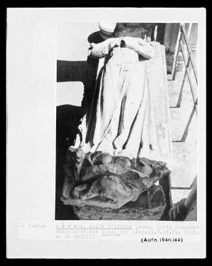 Grabplatte der Lucia von Lèves