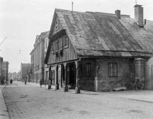 Hohenelbe, Hauptstraße : Hohenelbe (Vrchlabi/Tschechische Republik). Laubenhaus an der Hauptstraße