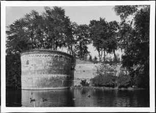 Maastricht, Niederlande. Bastion am Kanaal von Luik südlich des Helpoort