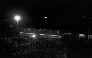 Freiburg: von oben, Hauptbahnhof Vorplatz; beim Empfang des Königs
