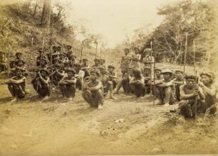 Gruppenportrait (Philippinen-Aufenthalt 1897-1932 - Album "Nord-Luzon-Typen")
