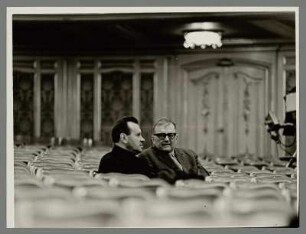 Dmitri Schostakowitsch und Jewgeni Swetlanow : Portrait des Komponisten Dmitri Schostakowitsch und des Dirigenten Jewgeni Swetlanow in der Staatsoper Berlin