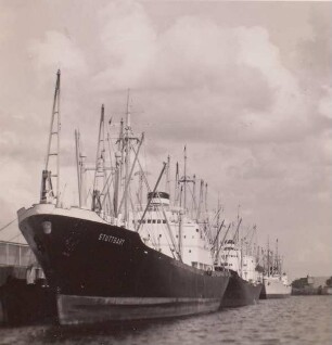 Hamburg, Motorfrachtschiff Stuttgart im Hafen