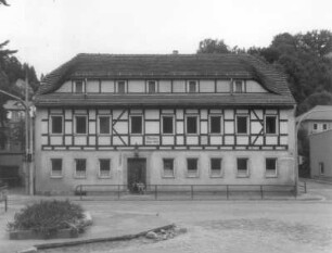 Tharandt, Wilsdruffer Straße 2. Amtshof (Wohnhaus). Straßenfront