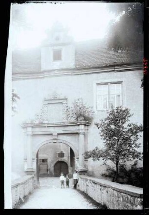 Schloß; Portal