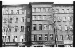 Kleinbildnegative: Besetztes Haus, Maaßenstr. 13, 1981