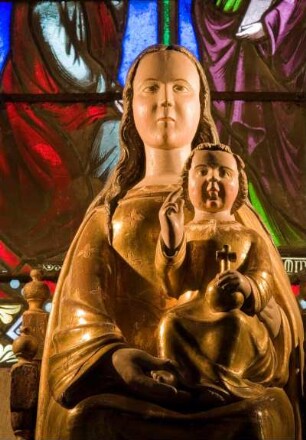 Frankreich. Auvergne. Allier. Ebreuil. Eglise Saint Leger. Thronende Madonna. 16 Jahrhundert