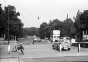 Berlin; Glienicke: Von der Brücke auf Königstraße
