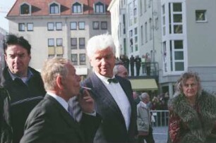 Dresden. Einweihung der Frauenkirche mit Festgottesdienst am 30.10.2005. Günter Blobel auf dem Neumarkt