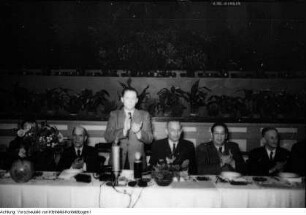 Görlitz, Kundgebung der Gewerkschaft Gesundheitswesen mit einer polnischen Delegation, Maxim Zetkin und Prof. Dr. Welker, Verdienter Arzt des Volkes, Auftritt der Sport- und Kulturgruppe der Staatsanstalt für Krankengymnastik Leipzig, 13./14. Februar 1951