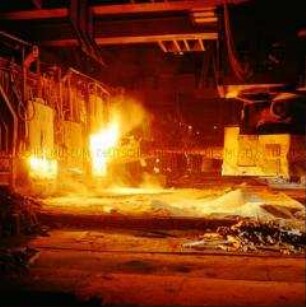 Arbeit am Hochofen im VEB Stahl- und Walzwerk Hennigsdorf "Wilhelm Florin"