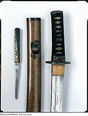 Kurzschwert (Wakizashi) mit Scheide und Schwertnadel (Kogai)