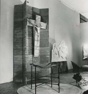 X. Triennale Mailand, Deutsche Abt., Taufschale, Kruzifix und Relief