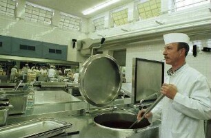 Freiburg im Breisgau: Zentralküche der Universität
