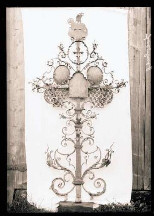 Eisernes Grabkreuz, 1. Hälfte des 18. Jahrhundert