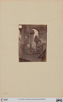 Praetorium, fortifications, intérieur, chapiteaux